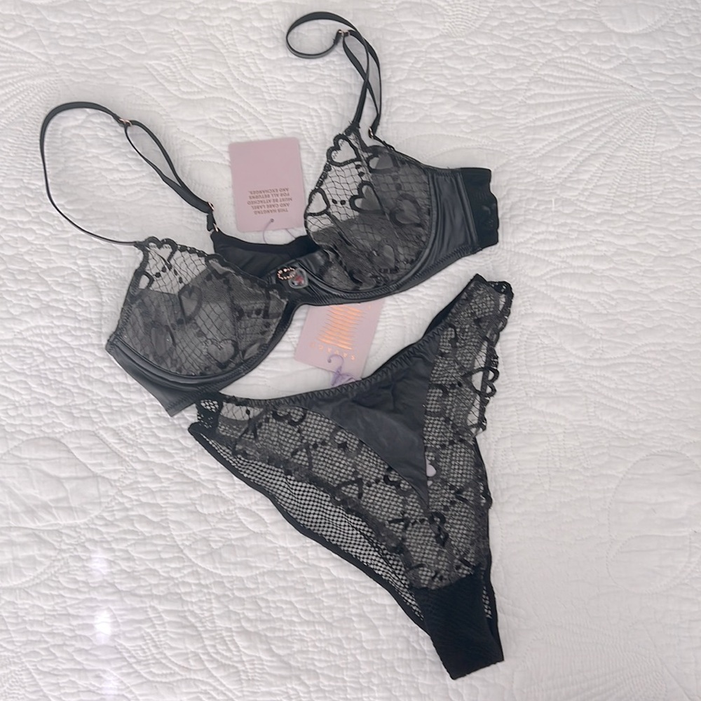 Savage Fenty lingerie by Rihanna bra size: 34B panties size: x-small black lace